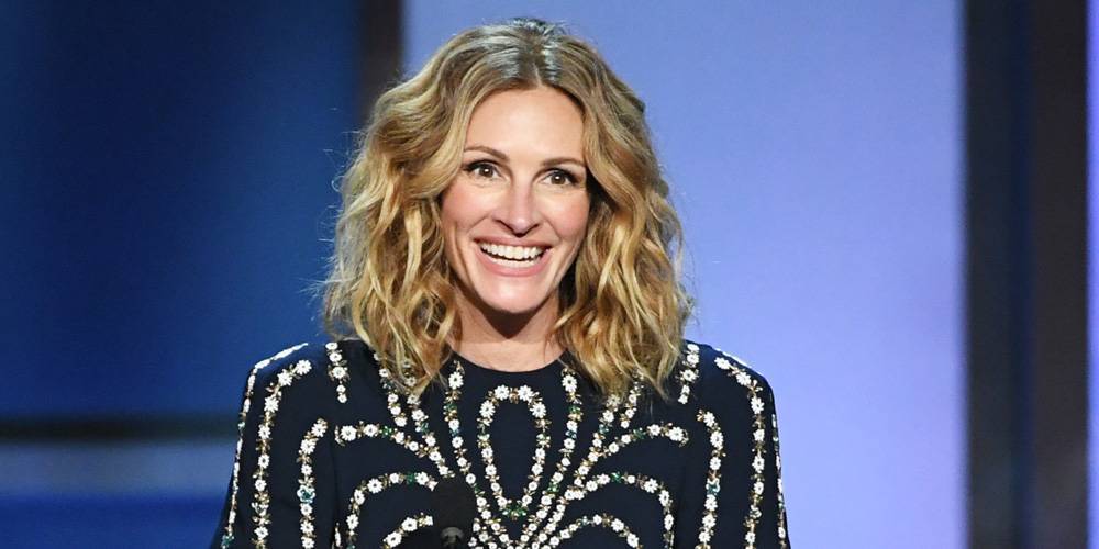 Julia Roberts Dresses Up in Beautiful Black & White Tiered Gown To Celebrate 2020 Met Gala From Home - www.justjared.com