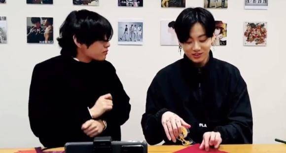 Taekook Live: BTS singers V and Jungkook jammed on Never Not with Taehyung playing imaginary drums - www.pinkvilla.com