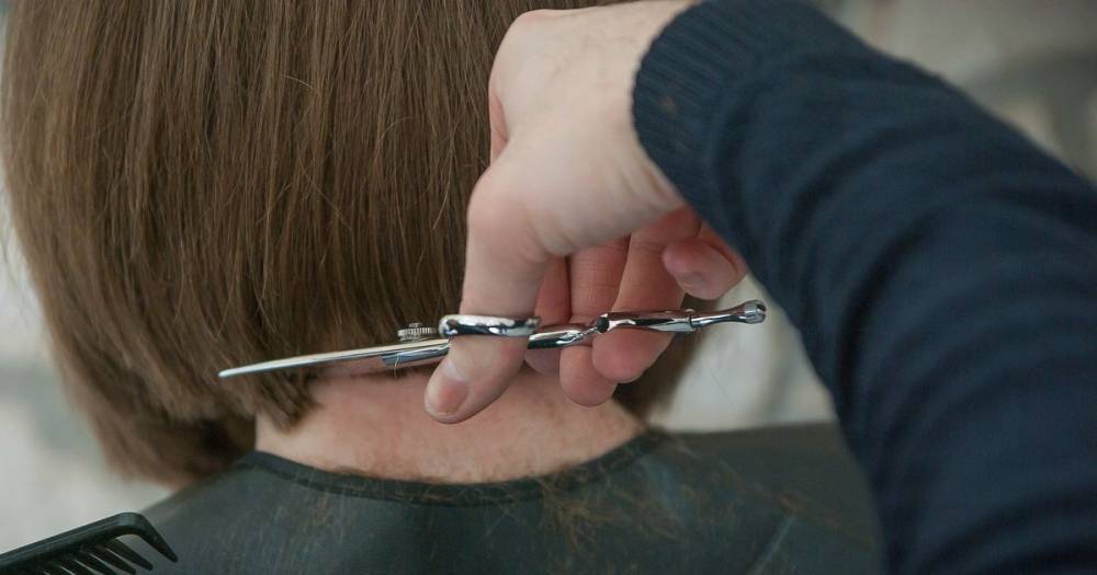 Hairdressers spotted working in gardens and homes issued warning for flouting lockdown - www.manchestereveningnews.co.uk