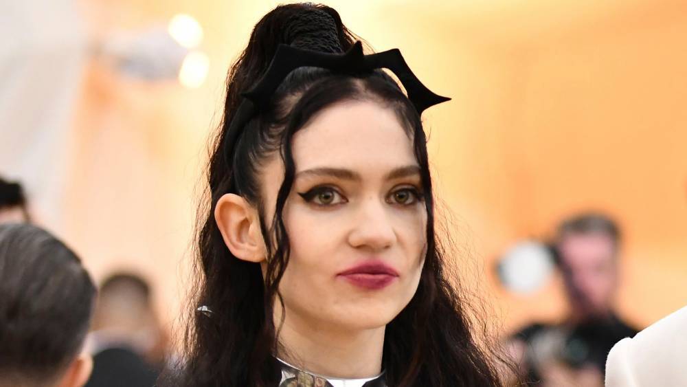 A Primer on Grimes, the Experimental Pop Star Who Just Had Her First Baby With Elon Musk - stylecaster.com