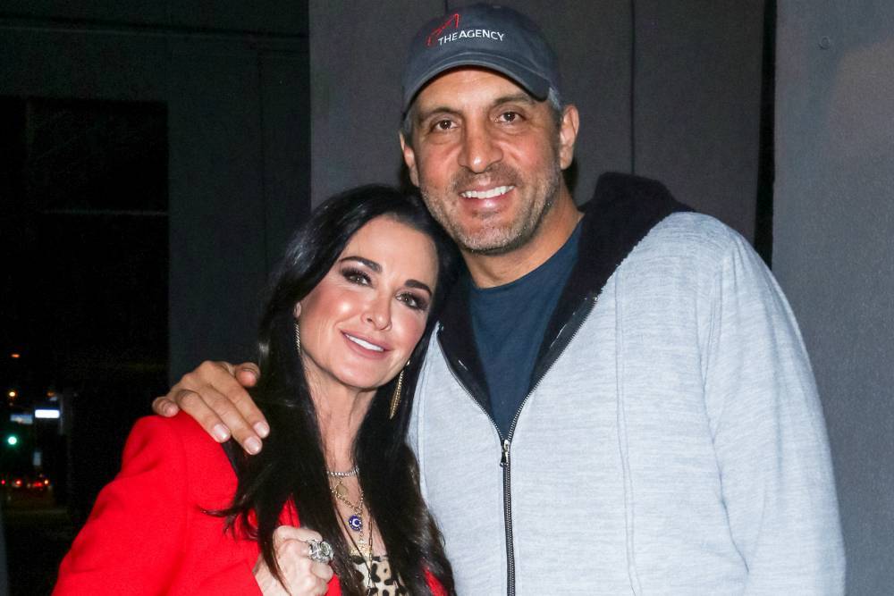 Kyle Richards on How Mauricio Umansky "Does Partake Now and Then" in a Certain Herb - www.bravotv.com - California
