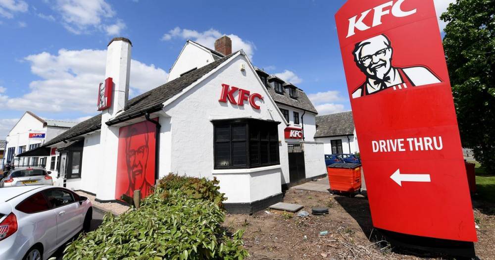 KFC angers shoppers with its new menu for delivery and takeaway - and something's missing - www.manchestereveningnews.co.uk - Britain
