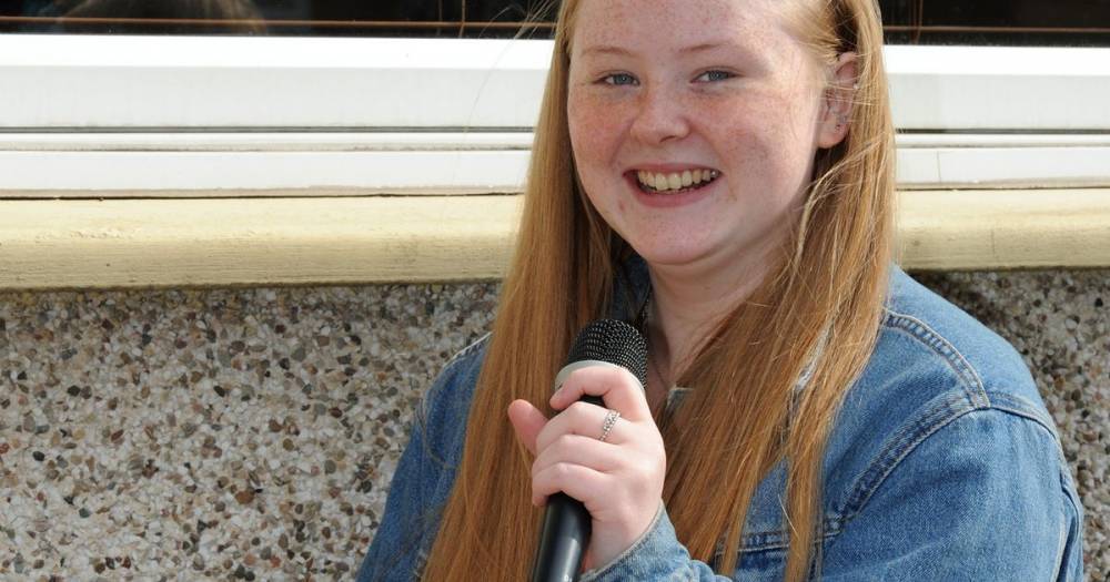 Talented teen Hollie sings for our heroes on her doorstep - www.dailyrecord.co.uk
