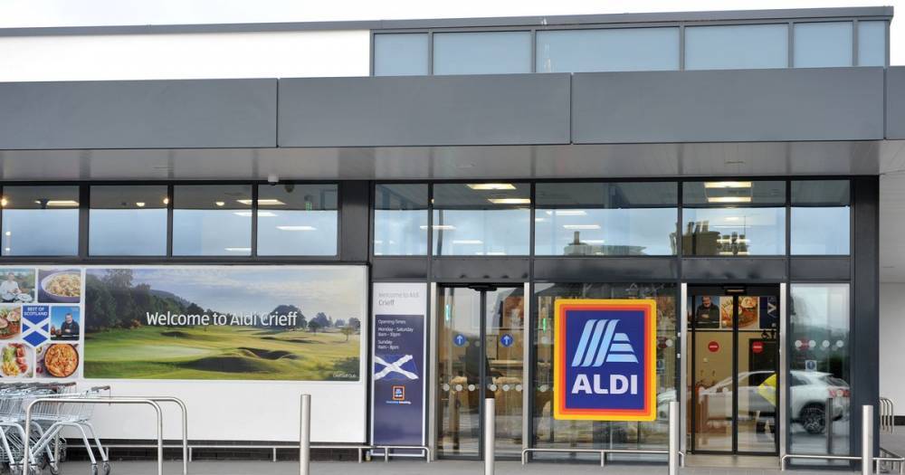 Aldi shopper shares genius way to make VE Day bunting for free in seconds - www.manchestereveningnews.co.uk - Britain