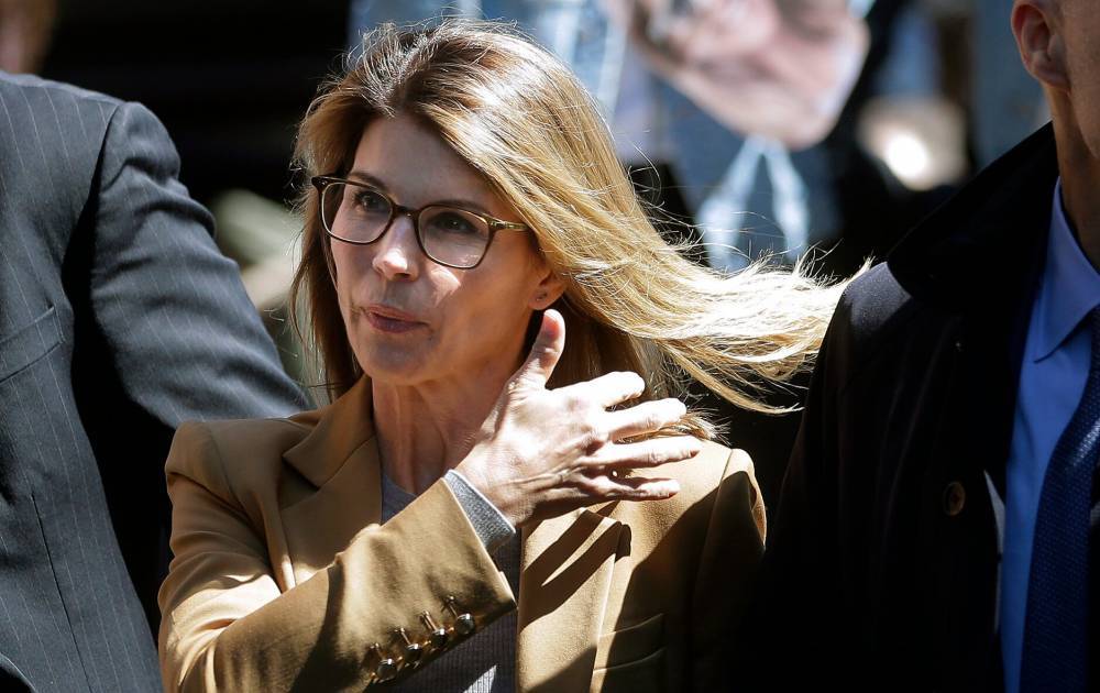Lori Loughlin confident her college admissions scandal case will be dropped - www.foxnews.com