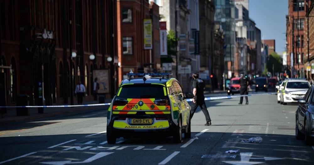 Man found 'unresponsive' in a car on Deansgate dies - www.manchestereveningnews.co.uk - Manchester