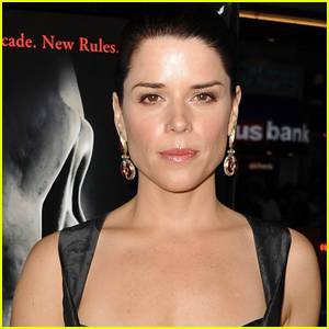 Neve Campbell Confirms She's 'Having Conversations' About 'Scream 5'! - www.justjared.com