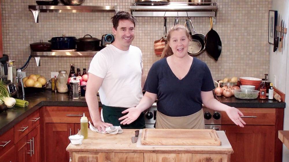 Amy Schumer and Husband Chris Fischer Struggle to Make Cocktails in New Cooking Series - www.etonline.com