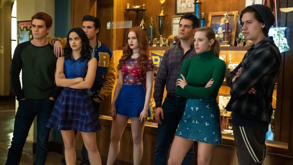 'Riverdale' Season 5: What's Next for Bughead, Varchie, Choni and Barchie at Senior Prom (Exclusive) - www.etonline.com