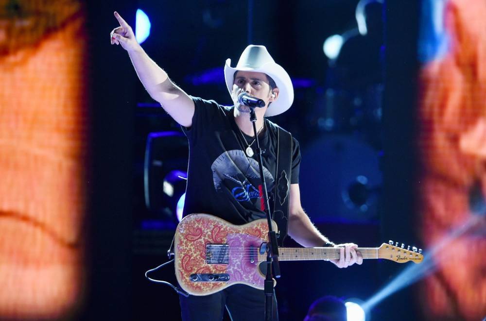 Brad Paisley’s ‘No I In Beer’ Performance on ‘Fallon’ Is the Tonic For Self-Isolation: Watch - www.billboard.com