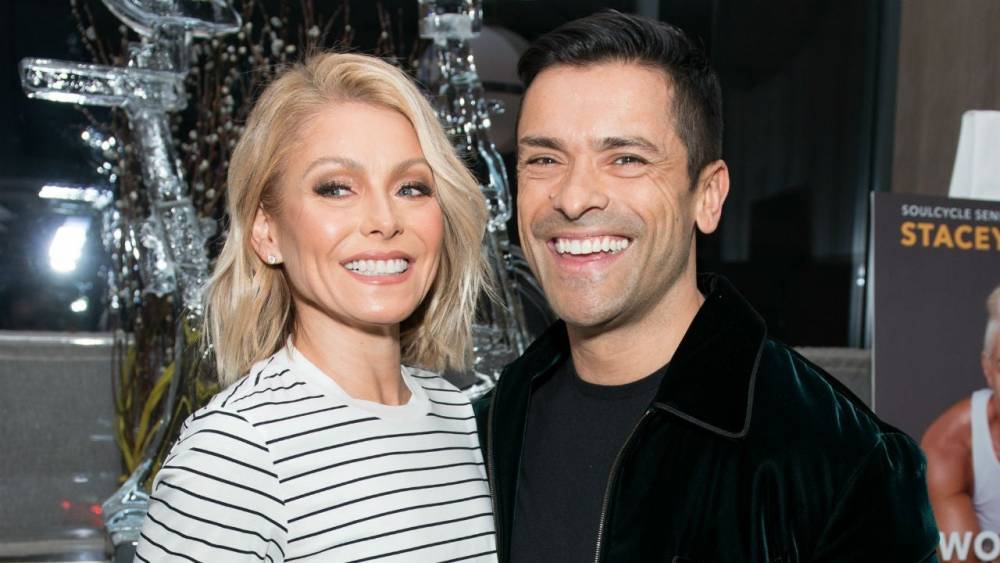 Mark Consuelos Tried and Failed to 'Catch' Kelly Ripa Cheating With a Fake Flower Delivery - www.etonline.com - Boston