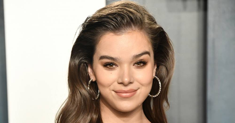 Hailee Steinfeld Says 'Wrong Direction' Was Harder to Write Than Her Other Songs - www.justjared.com