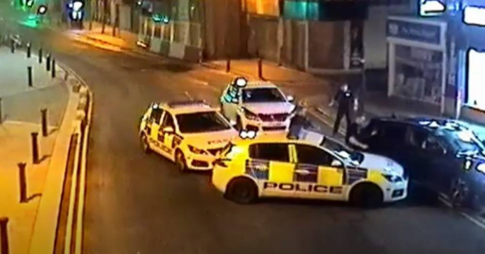 Moment car thieves try and smash their way out of police trap...but end up in bollard - www.manchestereveningnews.co.uk - Manchester