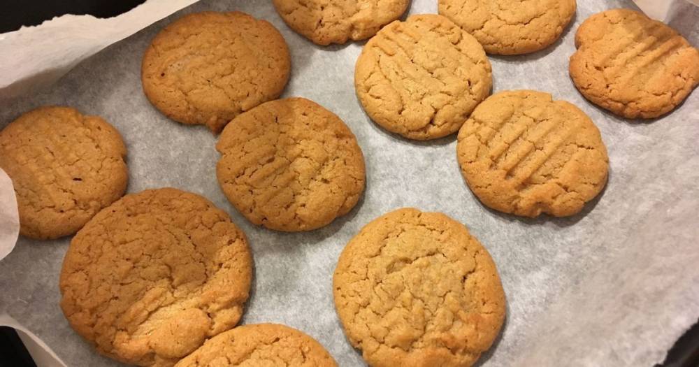 The delicious peanut butter cookies recipe that only needs three ingredients - www.manchestereveningnews.co.uk - Britain
