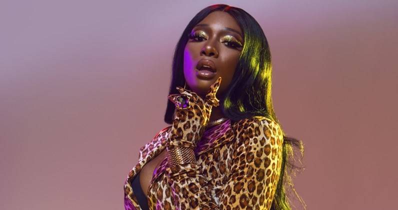 Megan Thee Stallion's Savage zooms into the Official Irish Singles Chart Top 3 after Beyonce remix - www.officialcharts.com - Chicago - Ireland