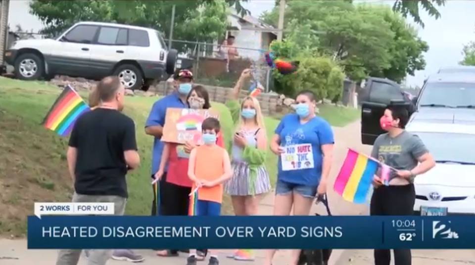 Tulsa residents protest neighbor who posts anti-gay signs on his lawn - www.metroweekly.com