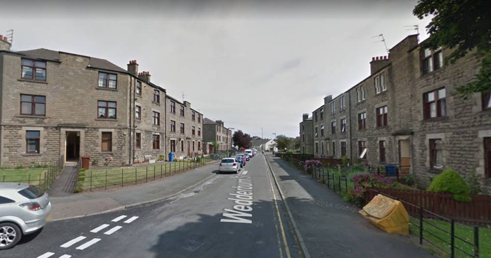 Woman injured after falling from car in Dundee sparks police investigation - www.dailyrecord.co.uk