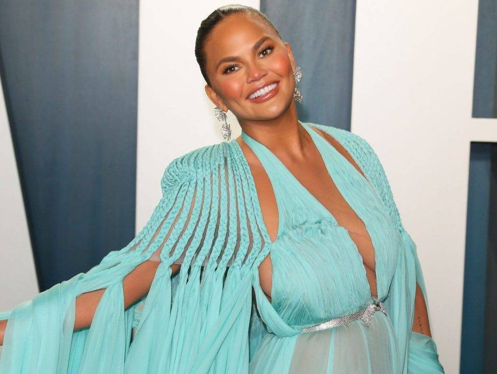'F*** TRUMP': Chrissy Teigen pledges US$200K to bail out arrested protesters - canoe.com - USA - Minneapolis - George - Floyd