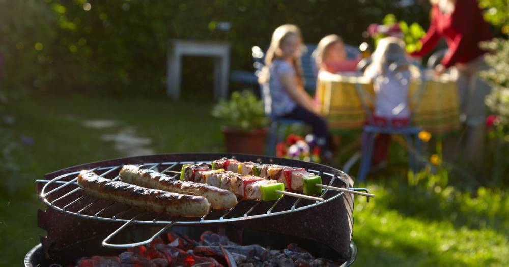 What you can and can't do if you're having a garden gathering with friends or family - www.manchestereveningnews.co.uk