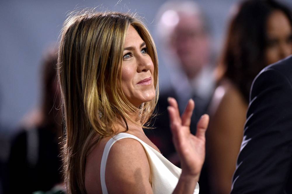 Jennifer Aniston Auctions Off Iconic Mark Seliger 1995 Portrait For COVID-19 Relief - etcanada.com