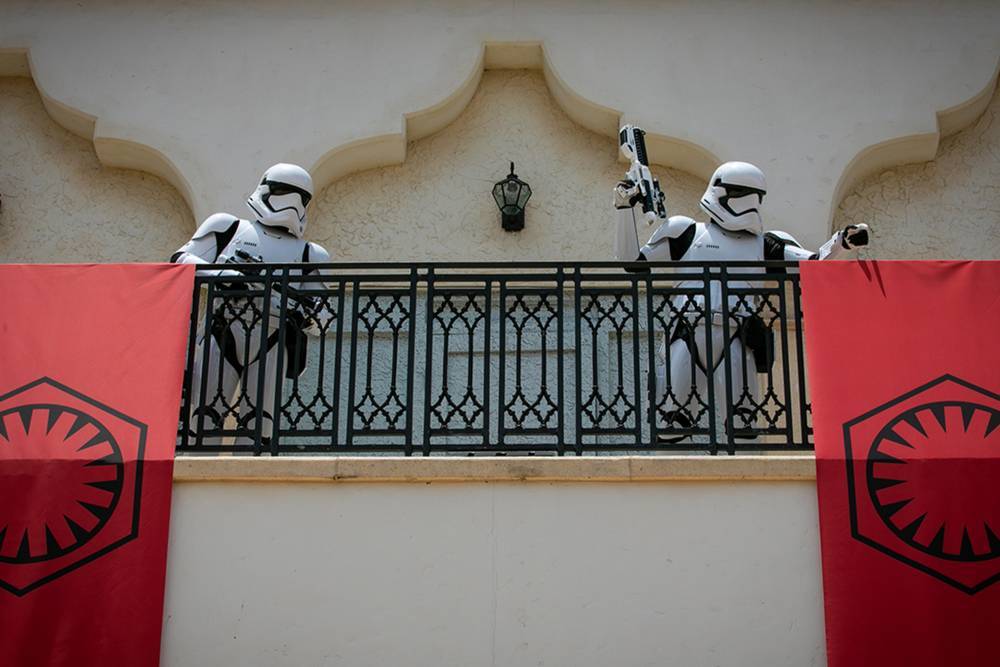 Disney World enlists ‘Star Wars’ Stormtroopers to enforce social distancing - nypost.com