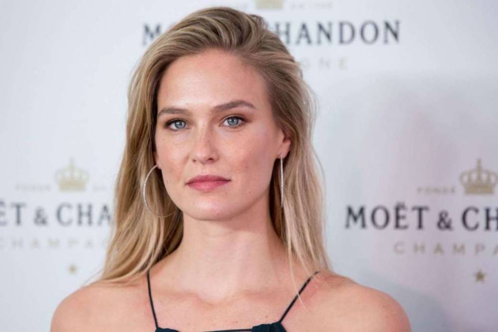 Bar Refaeli And Her Mother Sentenced With Community Service And 9 Months In Prison Respectively For Tax Evasion Scandal - celebrityinsider.org - USA - Israel