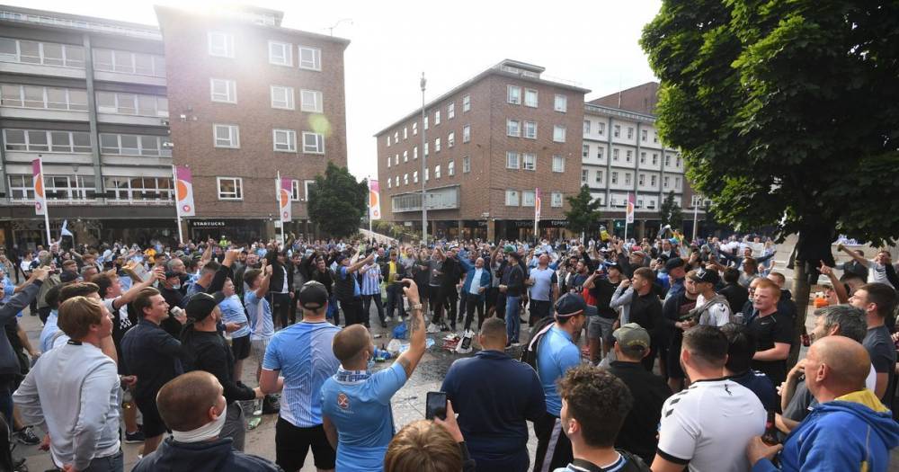 Hundreds of football fans gather in Coventry despite lockdown restrictions - www.manchestereveningnews.co.uk - city Coventry
