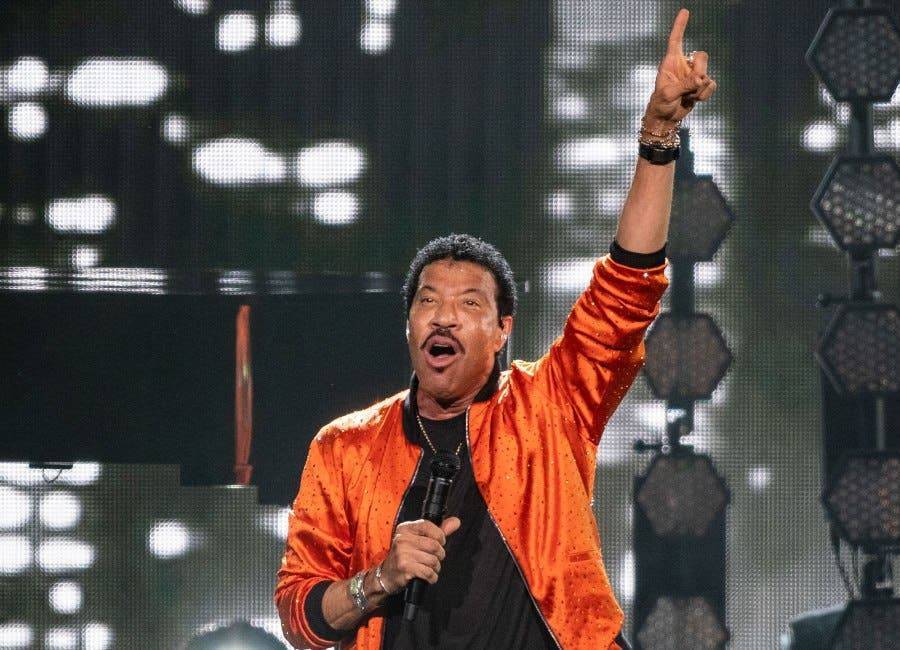 Disney developing musical based on Lionel Richie’s Back-Catalogue - evoke.ie