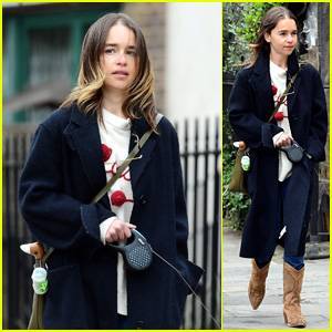 Emilia Clarke Takes Her Dog for a Walk at the Park in London Amid Quarantine - www.justjared.com - Britain - city London, county Park
