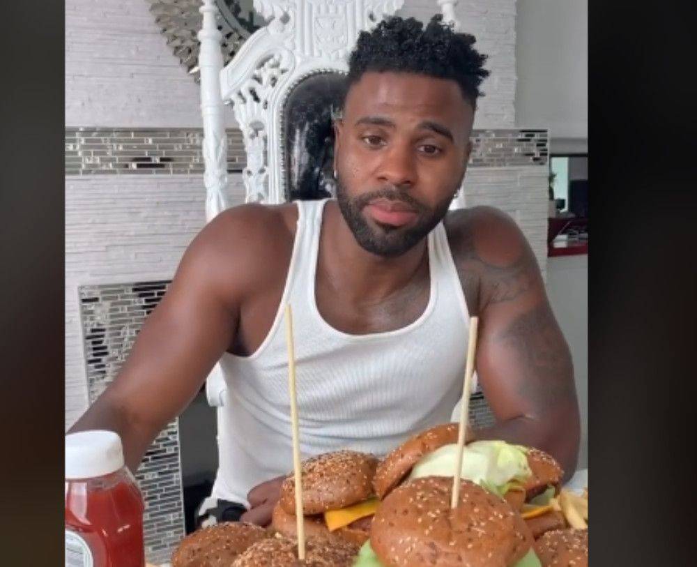 Jason Derulo Almost Throws Up As He Attempts To Eat 22 Burgers To Celebrate Hitting 22 Million TikTok Followers - etcanada.com - South Africa