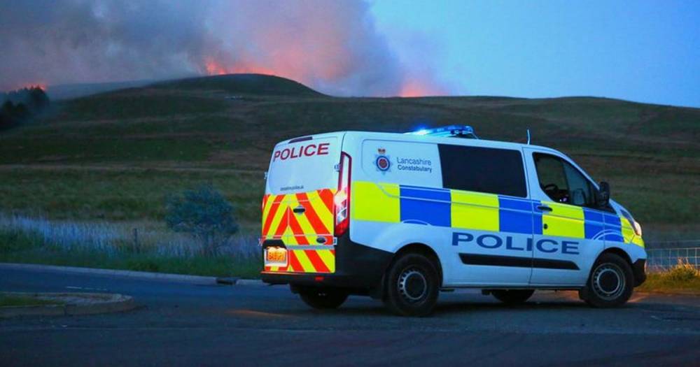 Warning issued as drones 'massively hamper' firefighting effort at huge moorland blaze near Bolton - www.manchestereveningnews.co.uk