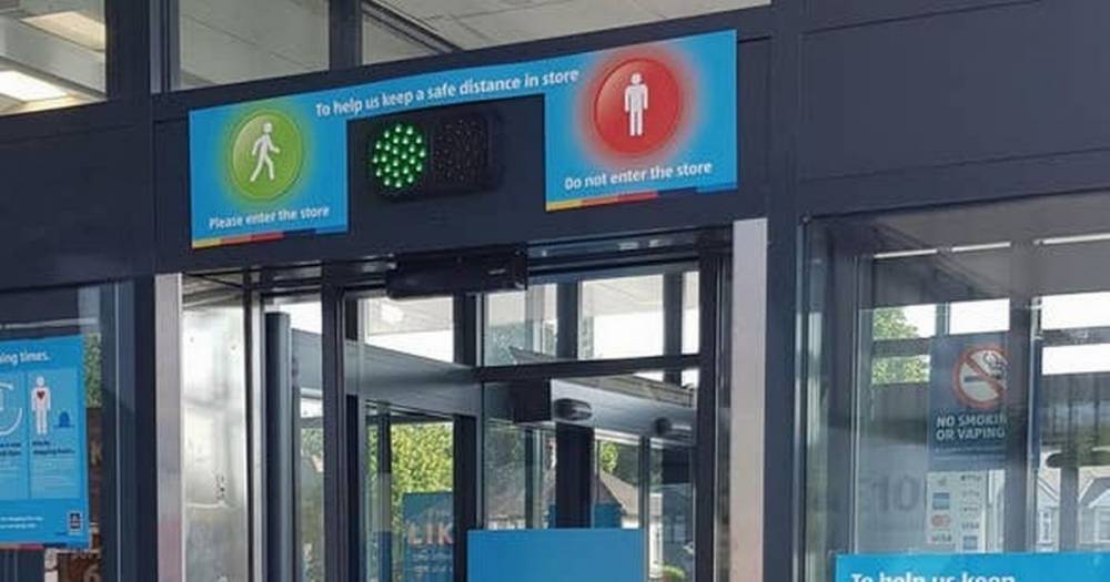 Aldi in Wishaw to bring in new "traffic light" system as measure to prevent overcrowding in-store - www.dailyrecord.co.uk - Scotland