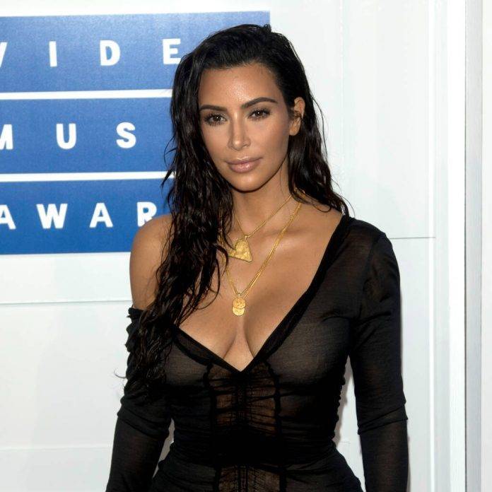 Kim Kardashian offers financial aid to protester hit by rubber bullet - www.peoplemagazine.co.za - Minnesota