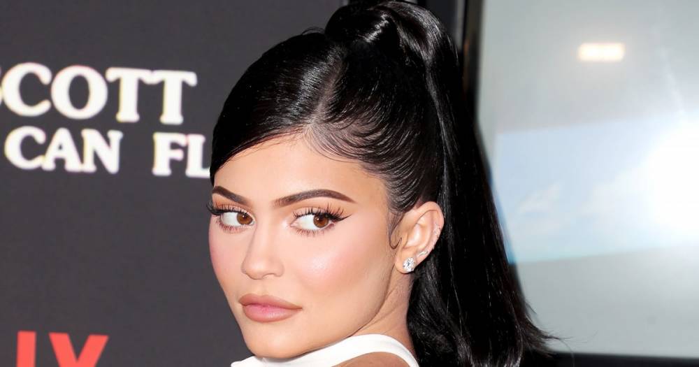 Kylie Jenner Splurged on a Private Jet Before ‘Forbes’ Revoked Her Billionaire Title - www.usmagazine.com - Los Angeles