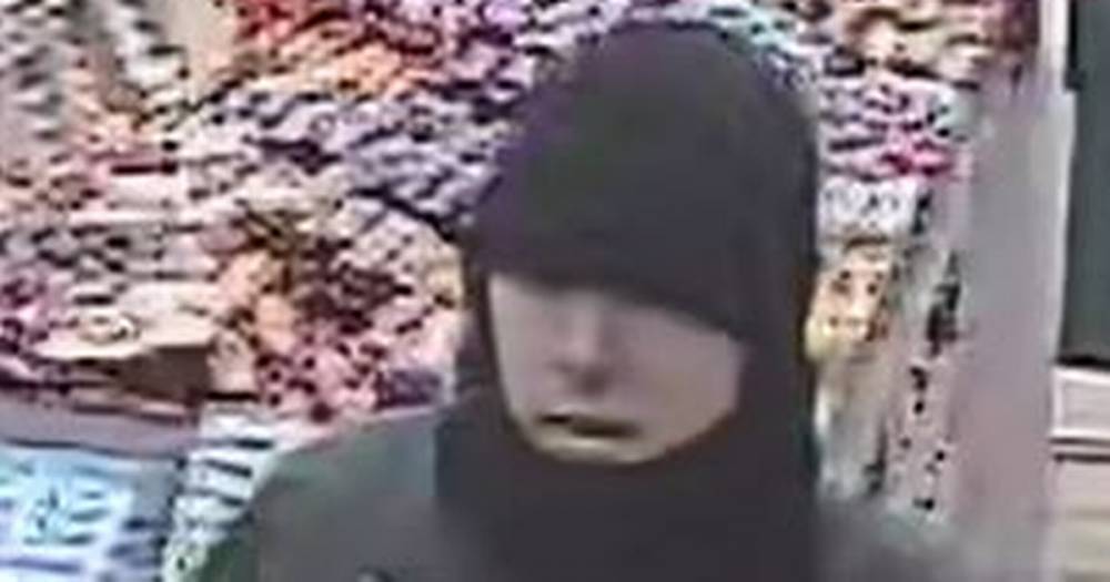 Cops make CCTV appeal after knifeman robs Greenock store - www.dailyrecord.co.uk