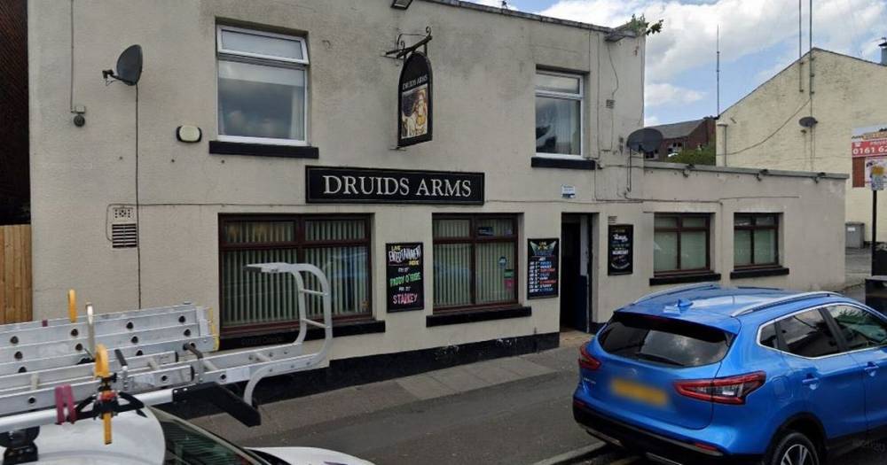 Teenager bared his backside to pub locals three times before brandishing kitchen knife following bust-up - www.manchestereveningnews.co.uk - county Oldham