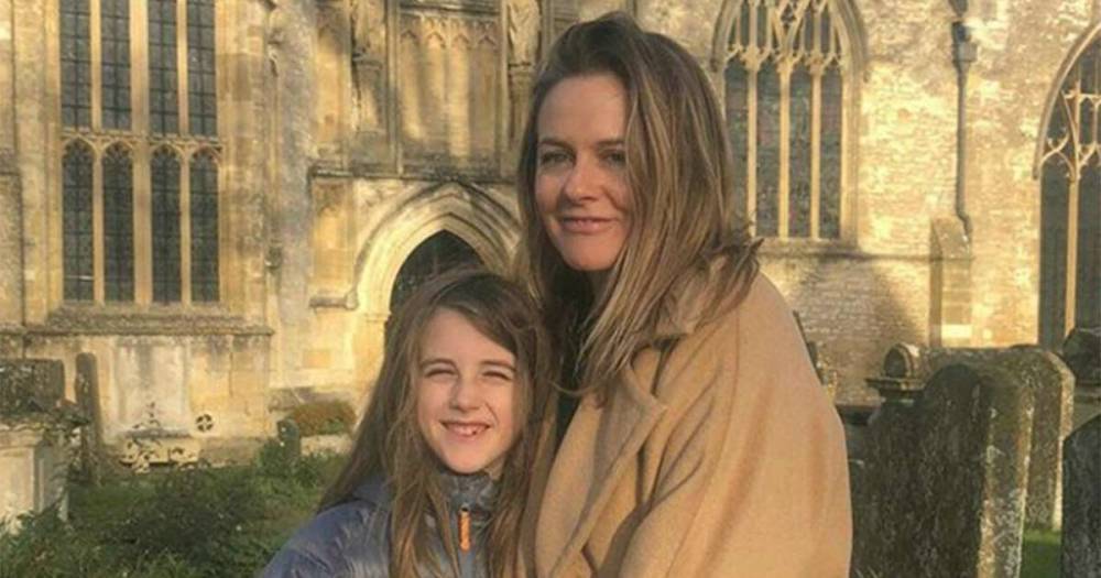 Alicia Silverstone reveals she takes baths with nine-year-old son - www.msn.com