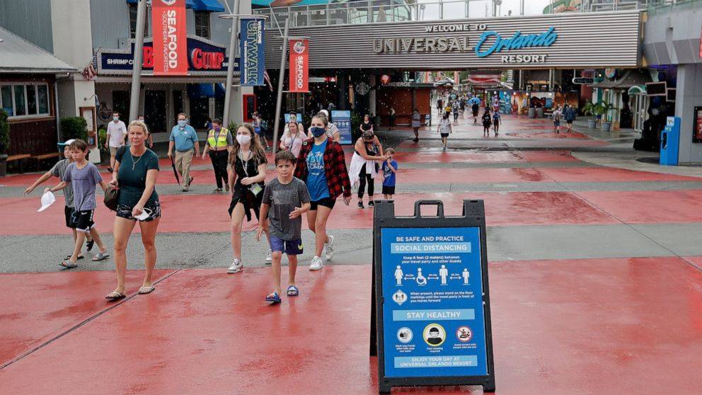 Universal takes first steps reviving Orlando theme park biz - abcnews.go.com - Florida