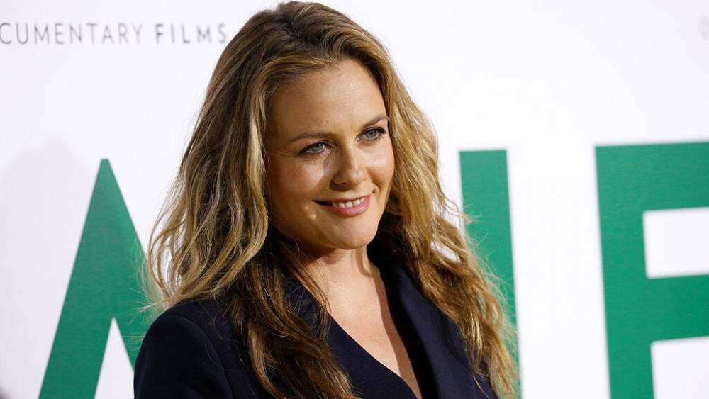 Alicia Silverstone says she's taking baths with 9-year-old son while in quarantine - www.foxnews.com