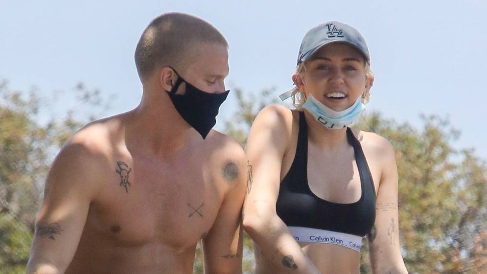 Miley Cyrus Goes For a Hike with Shirtless Boyfriend Cody Simpson - www.justjared.com - Los Angeles