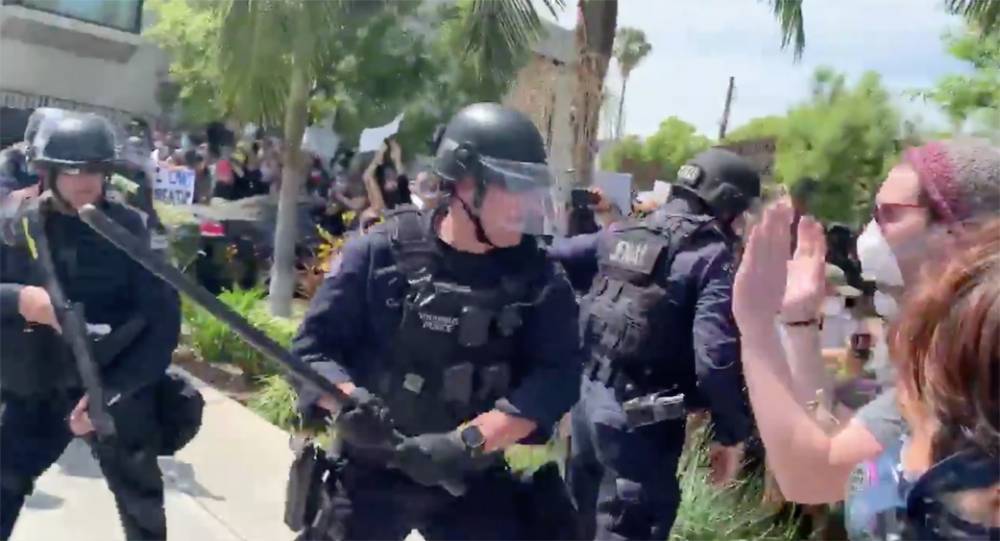LAPD: Videos Surfaces Of Officers Hitting Protesters During Fairfax Protest In L.A. - deadline.com - Los Angeles - county Fairfax