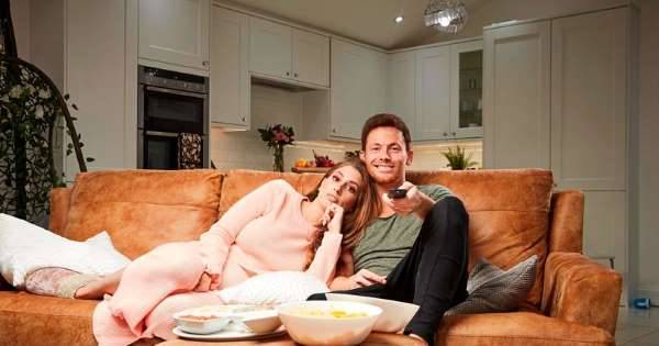 Celebrity Gogglebox 2020 cast and when it is on - www.msn.com
