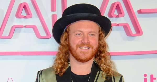 Leigh Francis in tears as he apologises for portraying black people on Bo' Selecta - www.msn.com