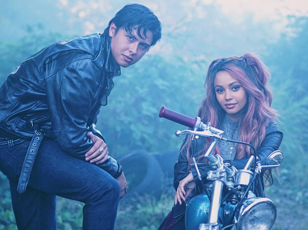 ‘Riverdale’ Creator Says Show “Will Do Better” After Being Called Out For Making Black Characters “Sidekicks” - theplaylist.net - Hollywood