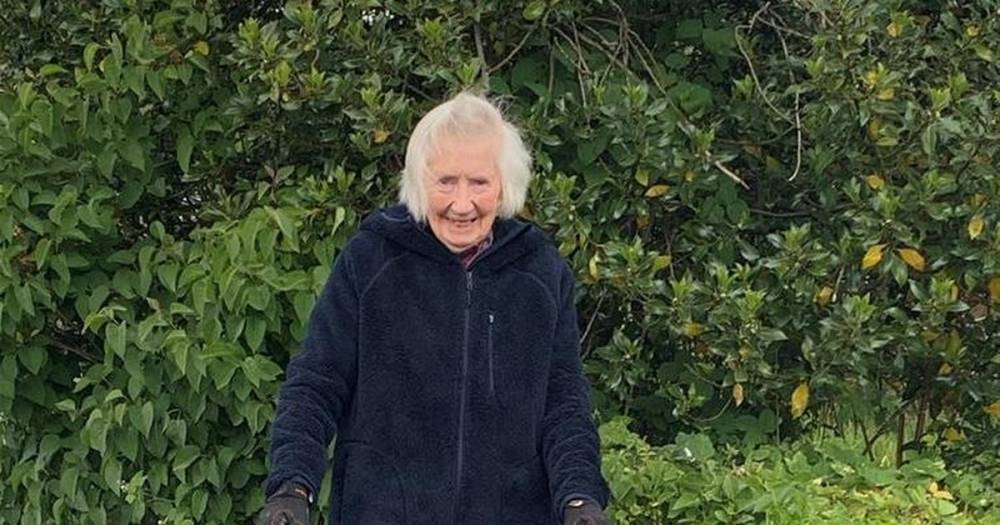 What inspirational Terry, 96, did, when lockdown forced her to spend day after day on her own - www.manchestereveningnews.co.uk - Britain - Palestine