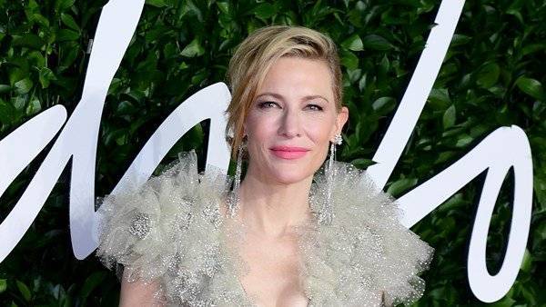 Hollywood actress Cate Blanchett reveals close call with chainsaw - www.breakingnews.ie - Australia