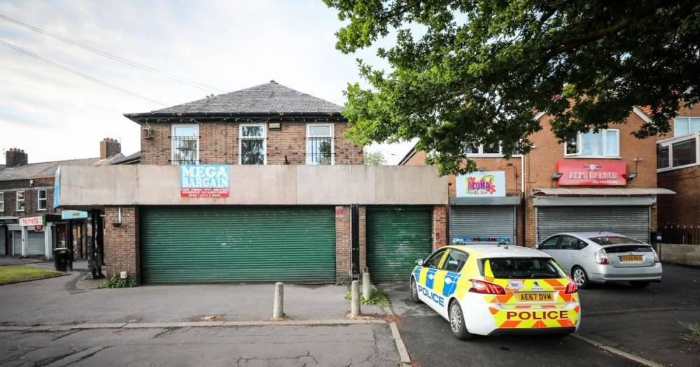 Man taken to hospital with serious head injuries after assault at a shop in Wythenshawe - www.manchestereveningnews.co.uk