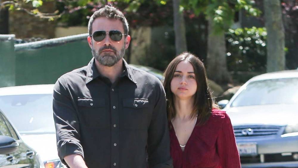 Ben Affleck's Kids Put a Giant Ana de Armas Cutout in Front of His House -- See the Hilarious Pic - www.etonline.com - Los Angeles