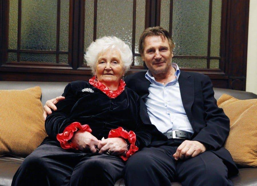 Liam Neeson suffers heartbreak as his mother Kitty passes away - evoke.ie
