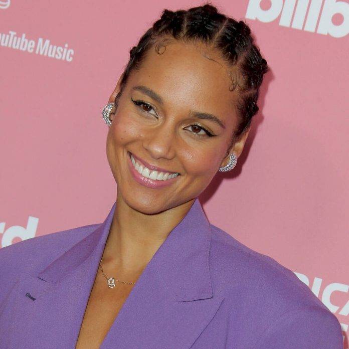Alicia Keys credits dairy and bread-free diet for flawless skin - www.peoplemagazine.co.za